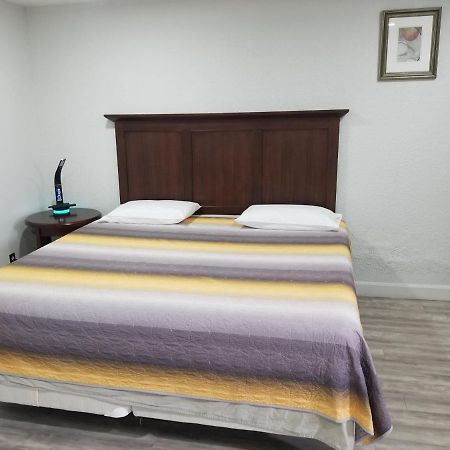 Bloorcourt Inn Торонто Экстерьер фото