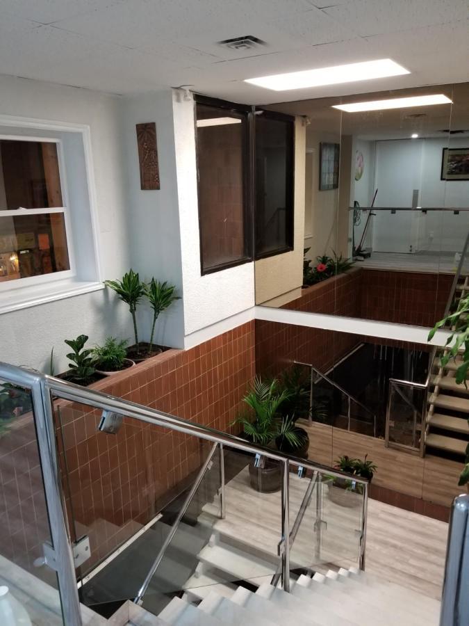 Bloorcourt Inn Торонто Экстерьер фото