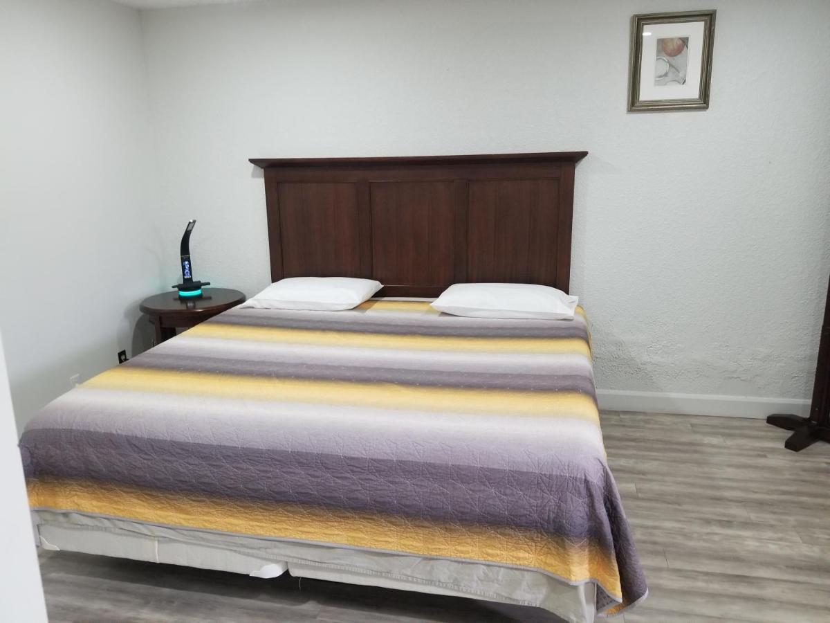 Bloorcourt Inn Торонто Экстерьер фото